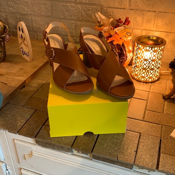 Liz Claiborne Shoes - LIZ CLAIBORNE Refined Comfort Size 10 Cognac Brown